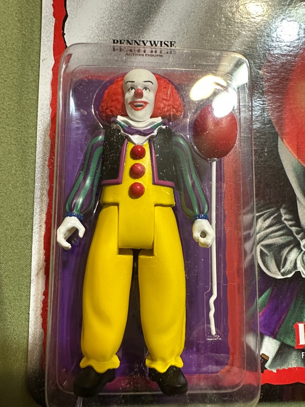 IT The Movie Pennywise Action Figure - Yellow - Picture 2 of 4